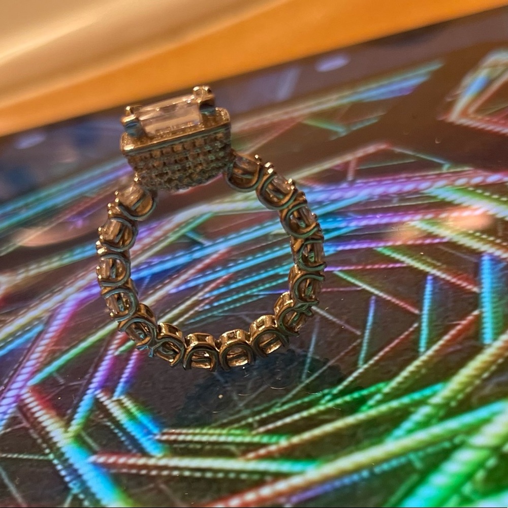 SPECTACULAR DIAMOND RING